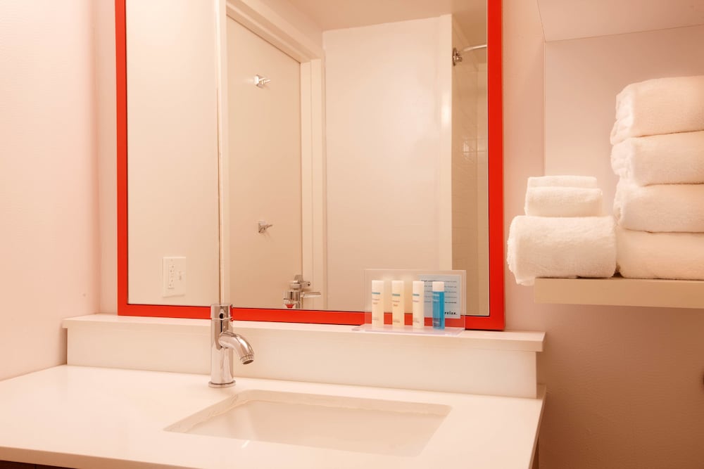 Hampton Inn Pennsville 25/48