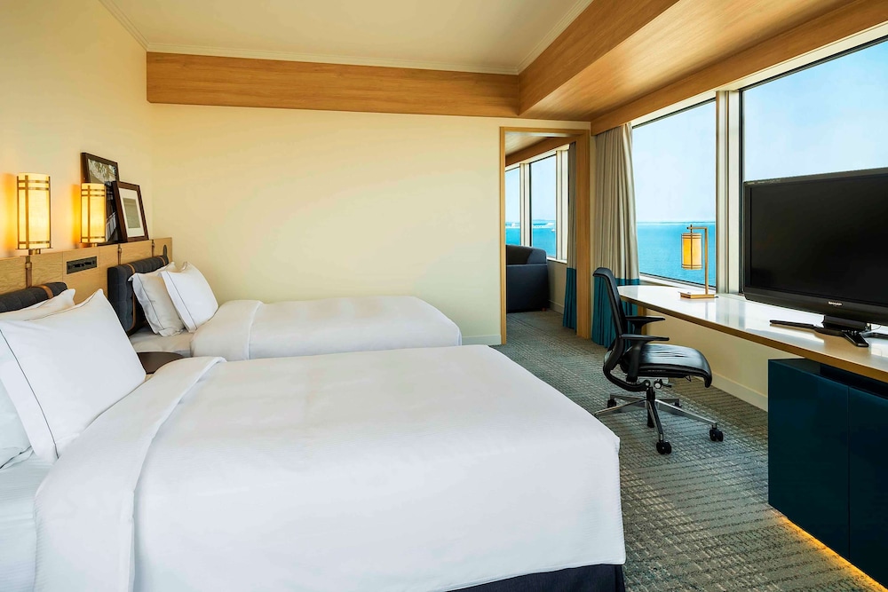 Hilton Fukuoka Sea Hawk 26/84