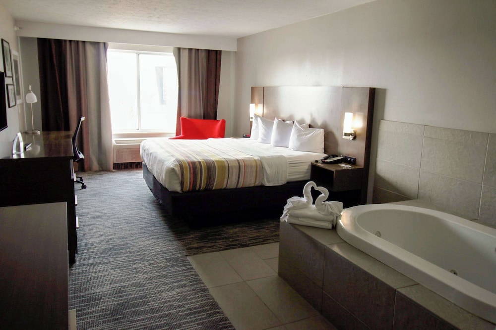 جناح بسرير كينج بحوض جاكوزي لذوي الإعاقة، Country Inn and Suites by Radisson Council Bluffs IA 8/9