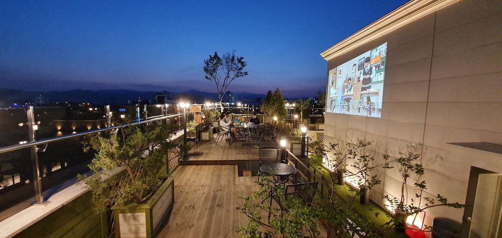 Hotel Bentley 5/57