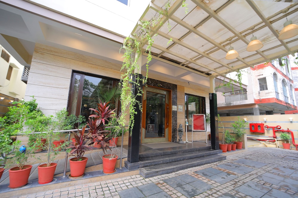 Amantra Comfort Hotel 5/50
