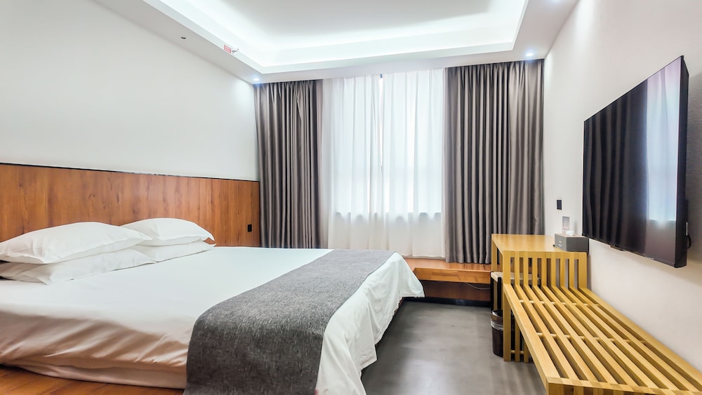 Shanghai Linyin Holiday Hotel 24/71