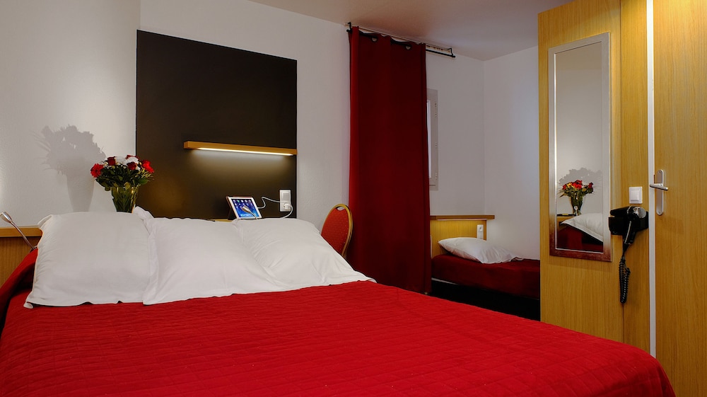 In Hotel 20/54