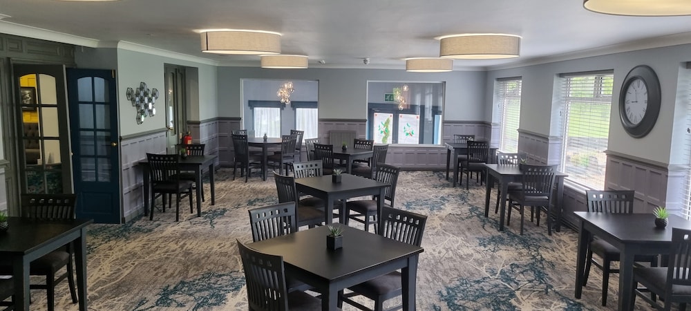 Birch Hotel 46/64