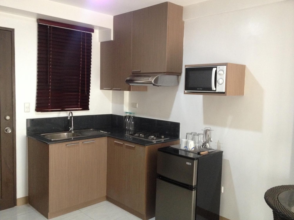 Anahaw Studio Suites 21/24