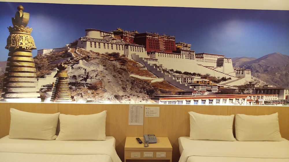 Lotus Yuan Business Hotel 1/23