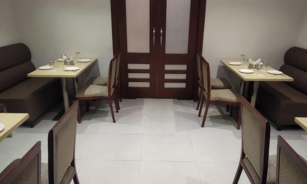 Hotel Reemz 26/32