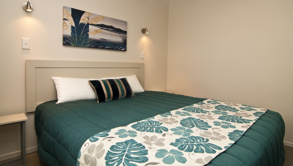 Breakwater Motel 11/60