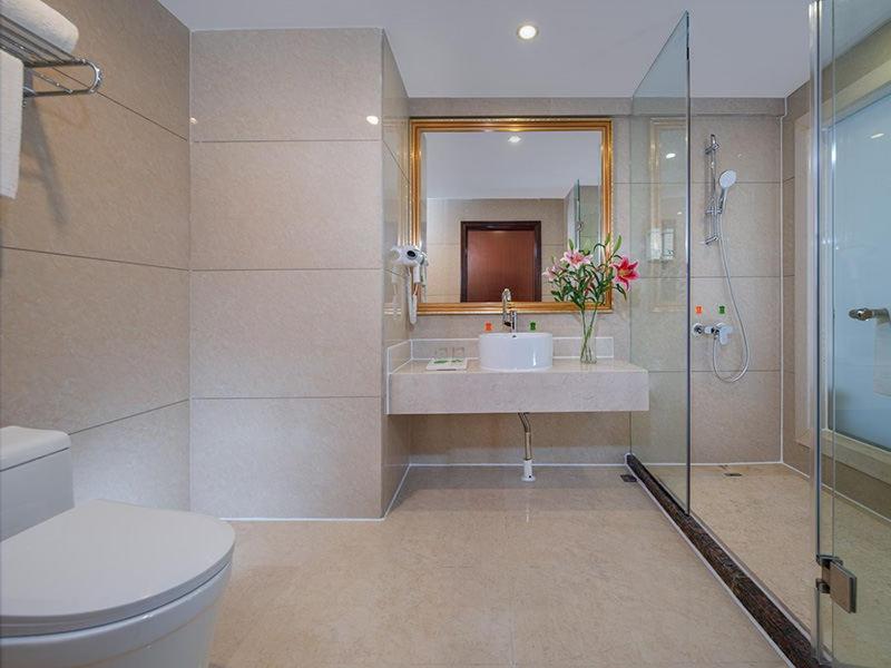 Vienna Hotel (Guangzhou Hanxi Changlong Park Branch) 51/51