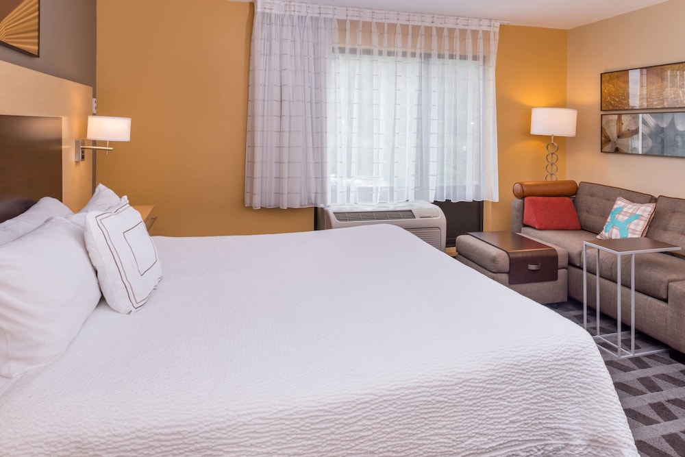 TownePlace Suites by Marriott Huntington 12/44