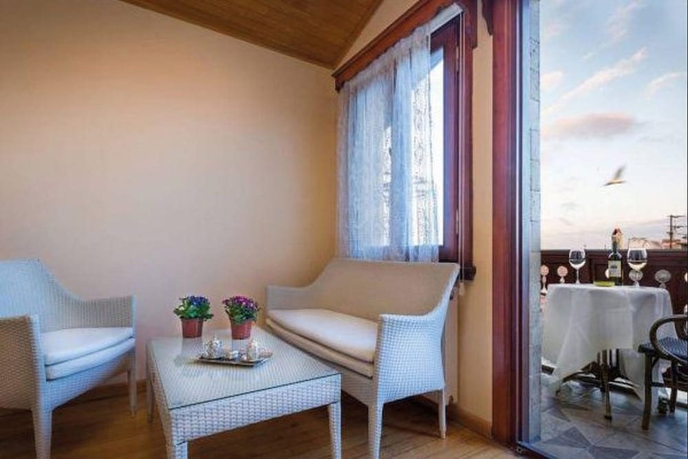 Yali Hotel 24/39