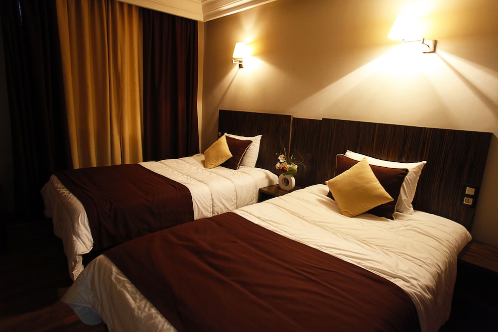 Hotel Sabah 11/42