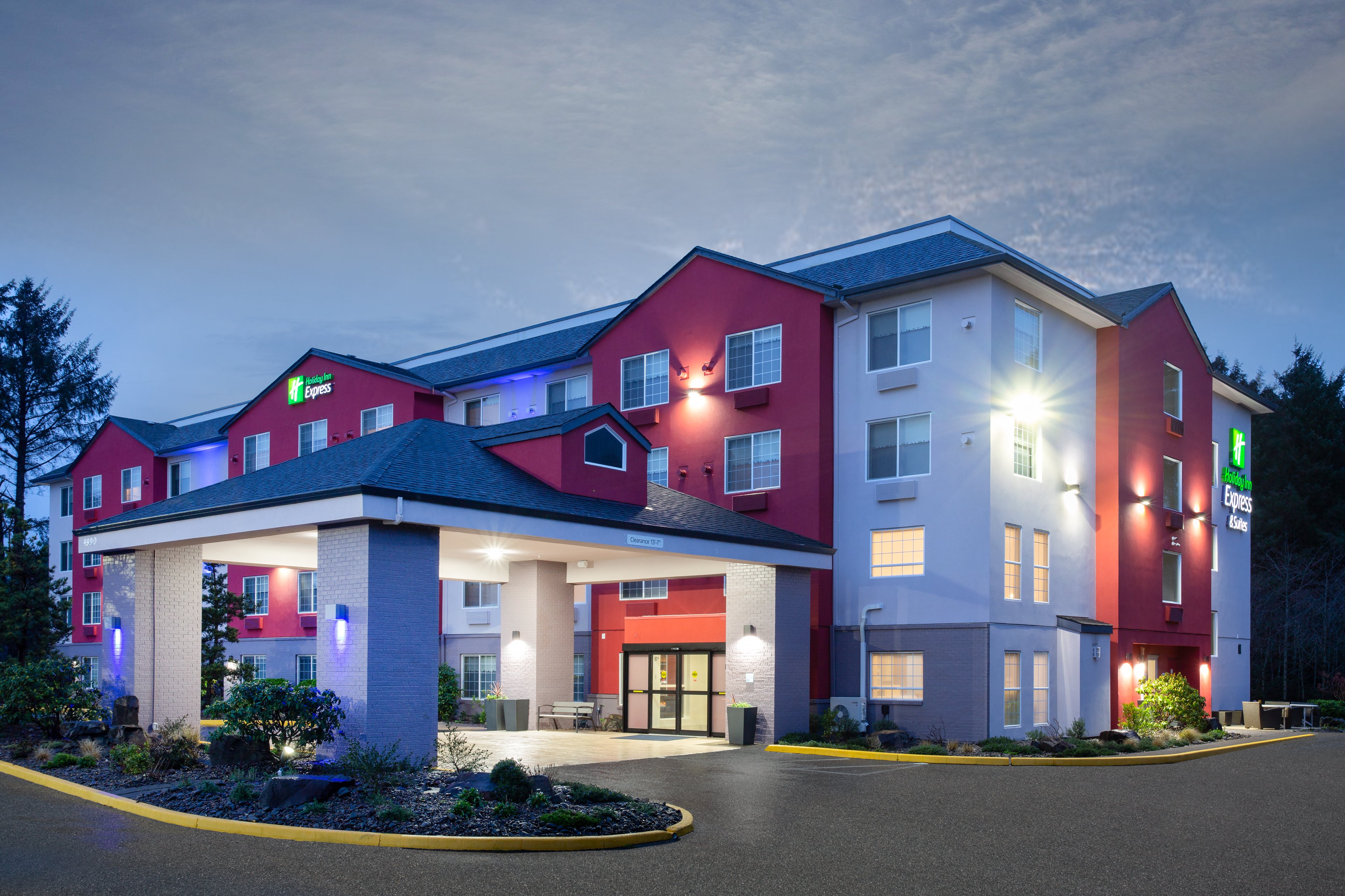 Holiday Inn Express And Suites Lincoln City 1/27