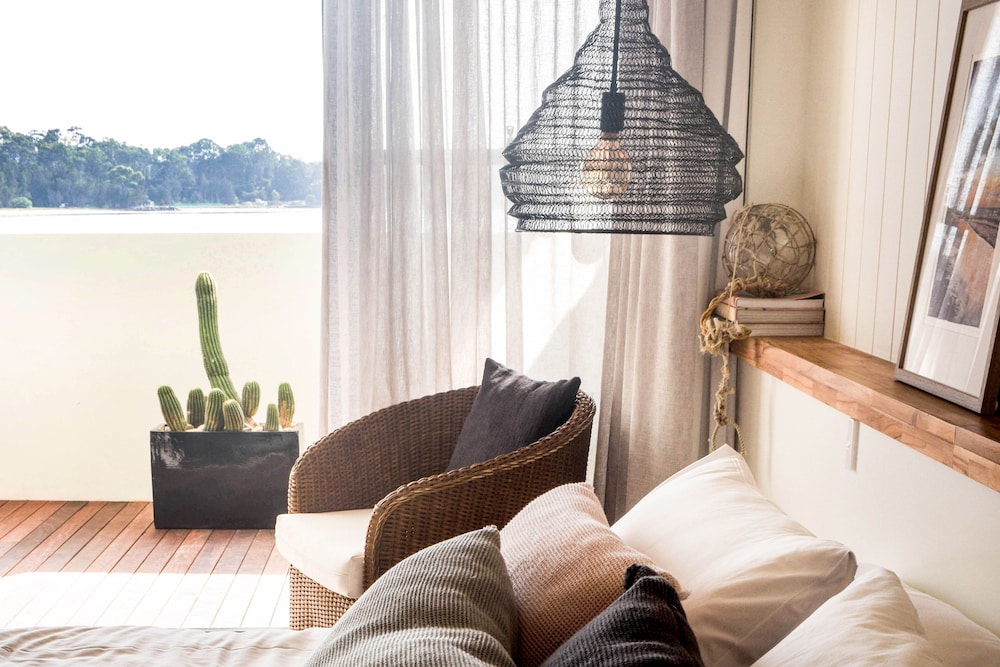 BAY BREEZE BOUTIQUE ACCOMMODATION 7/81