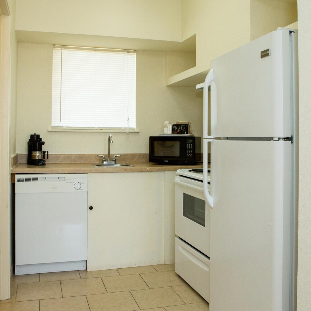 Sands Inn And Kitchen Suites 13/51