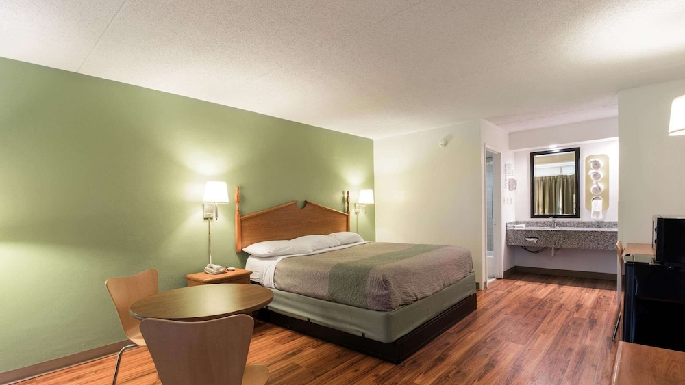 Motel6 Pulaski Tn 33/49