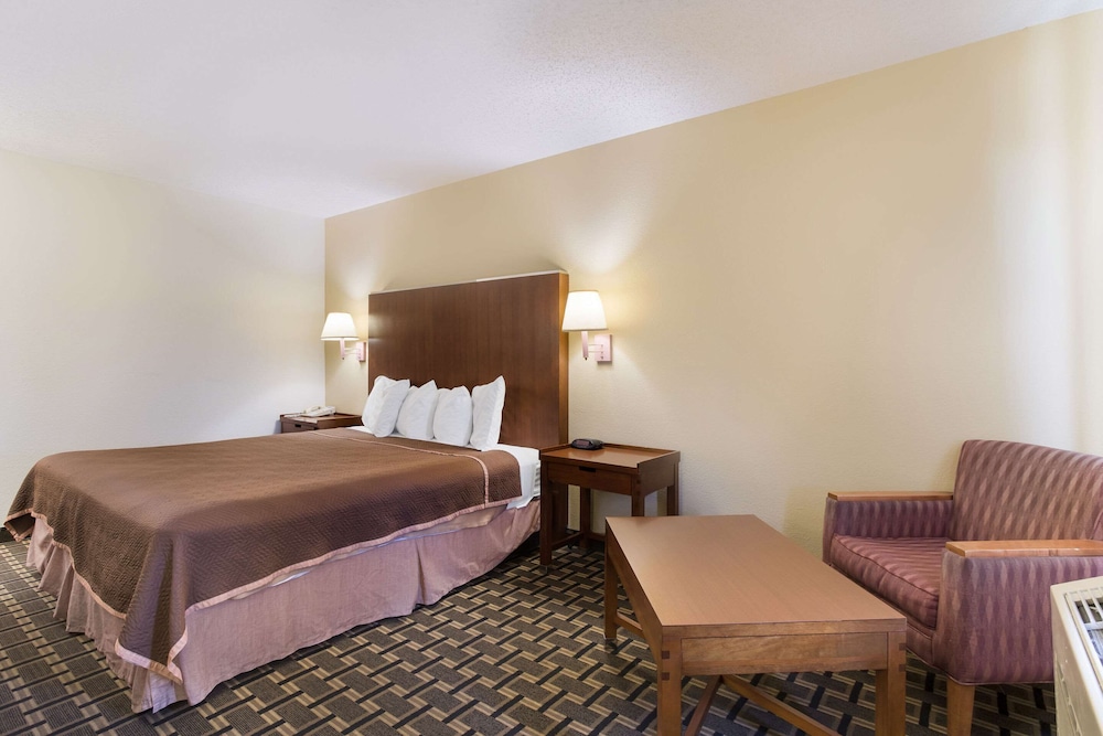 Rodeway Inn Gallup West NM 20/41