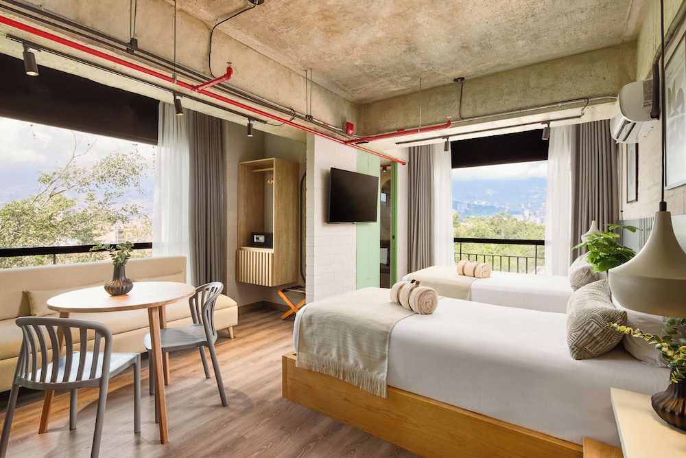 Urbit Social Lofts 19/35
