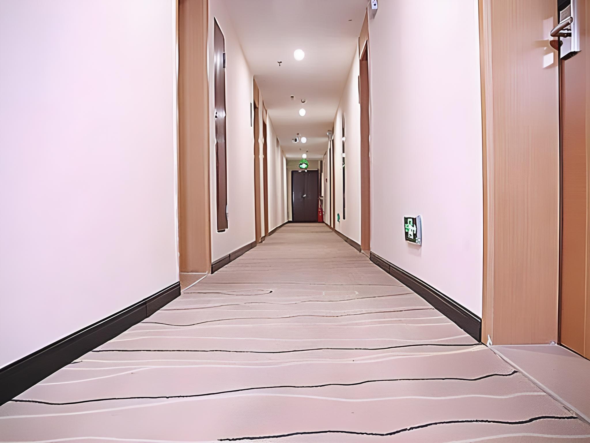 City Comfort Inn (Chenzhou You'a International Plaza) 4/36
