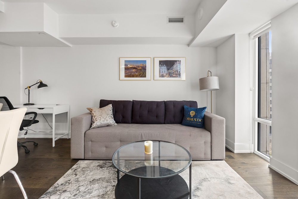 The Britt Condos in Downtown Toronto 14/35