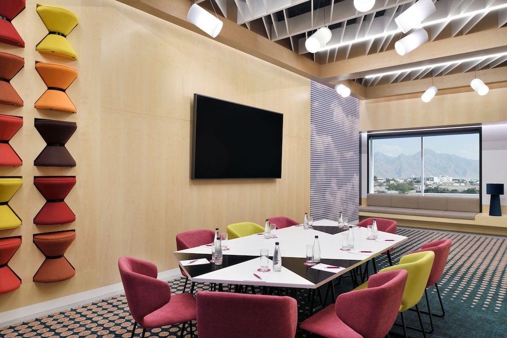 Aloft Muscat 37/47