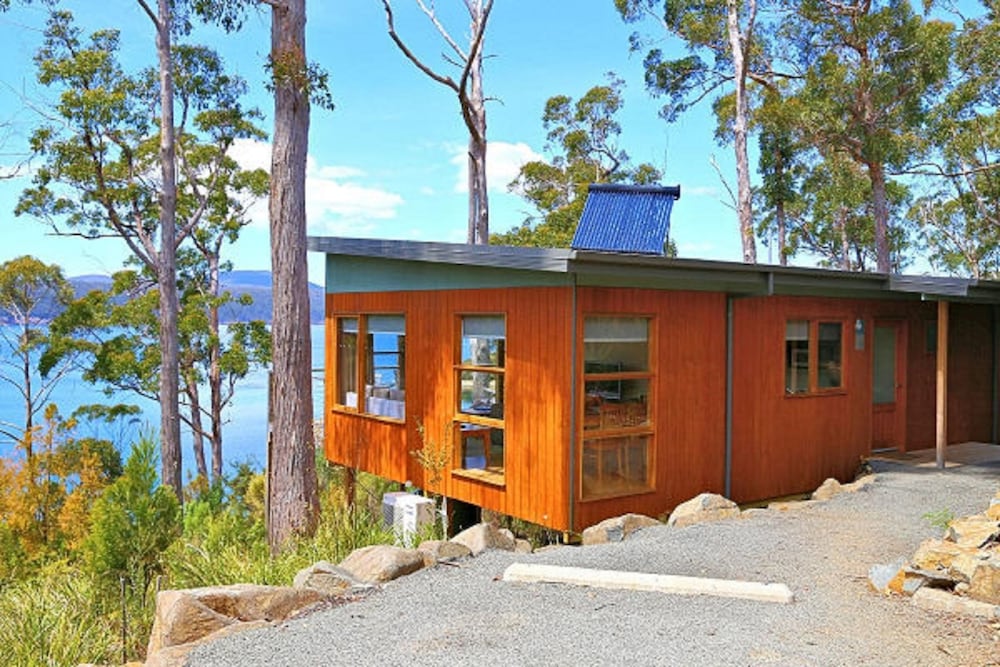 Stewarts Bay Lodge 7/65