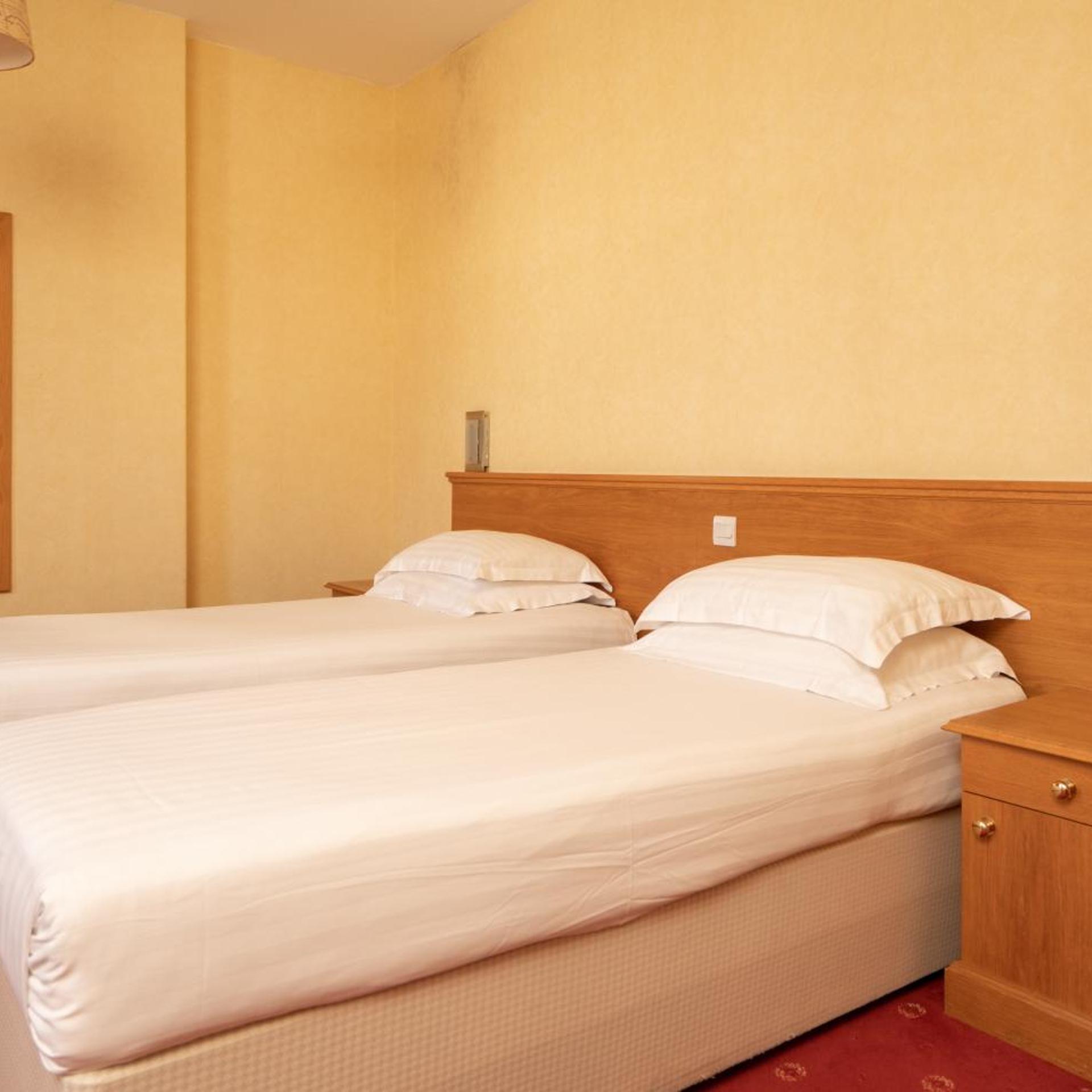 Lauriston Hotel 30/60