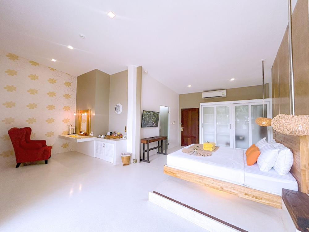 JUNIOR SUITE, KING BED