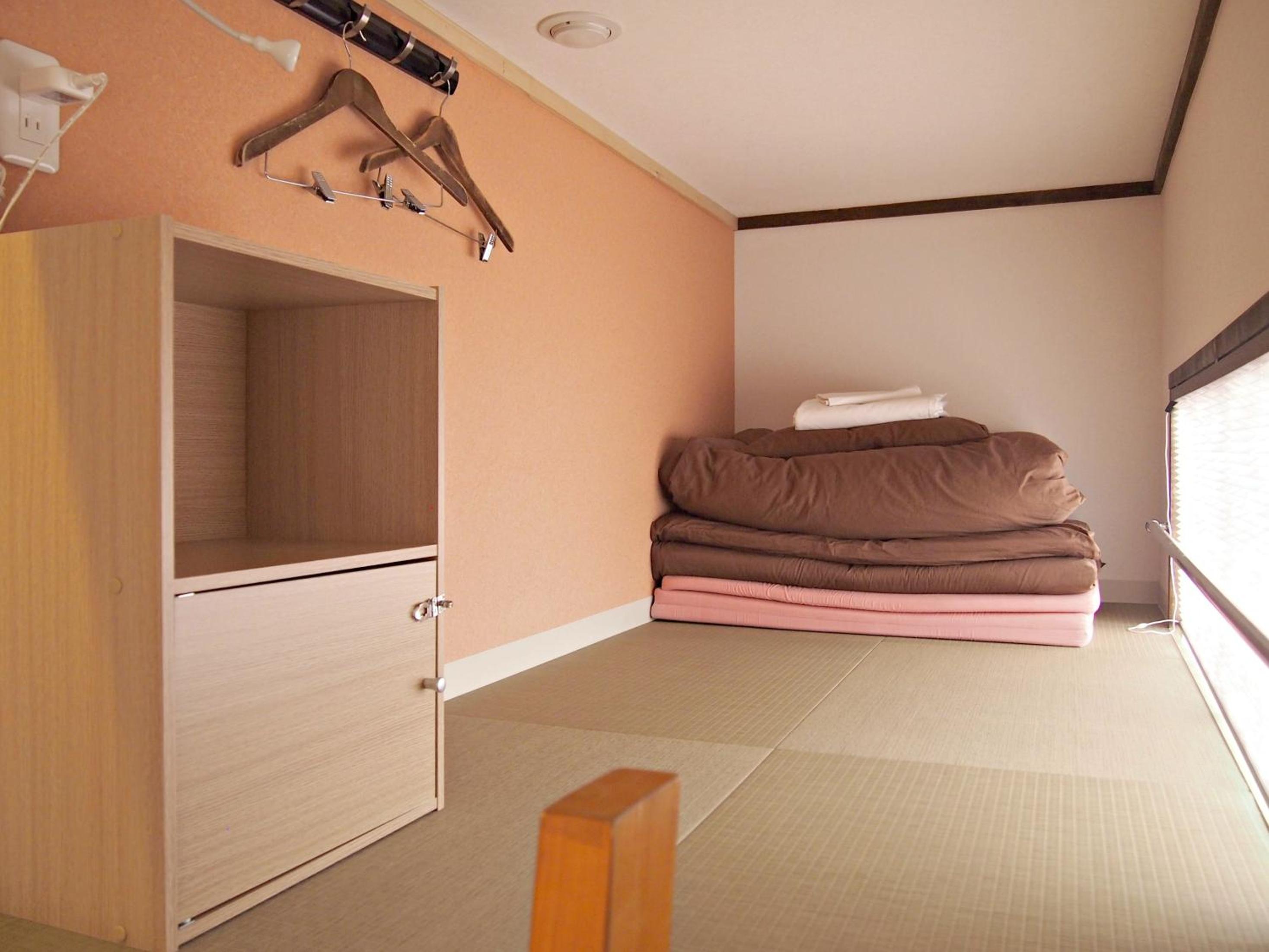 Female Dorm, Female Only, 6 Beds
