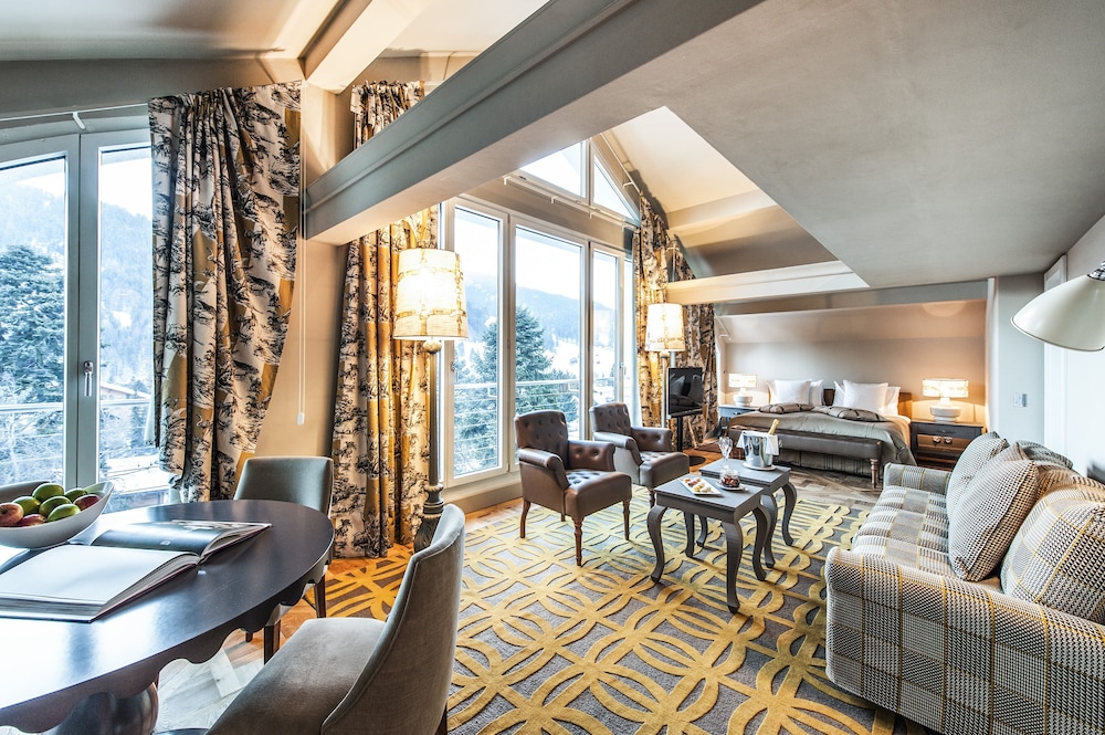 Le Grand Bellevue 44/83