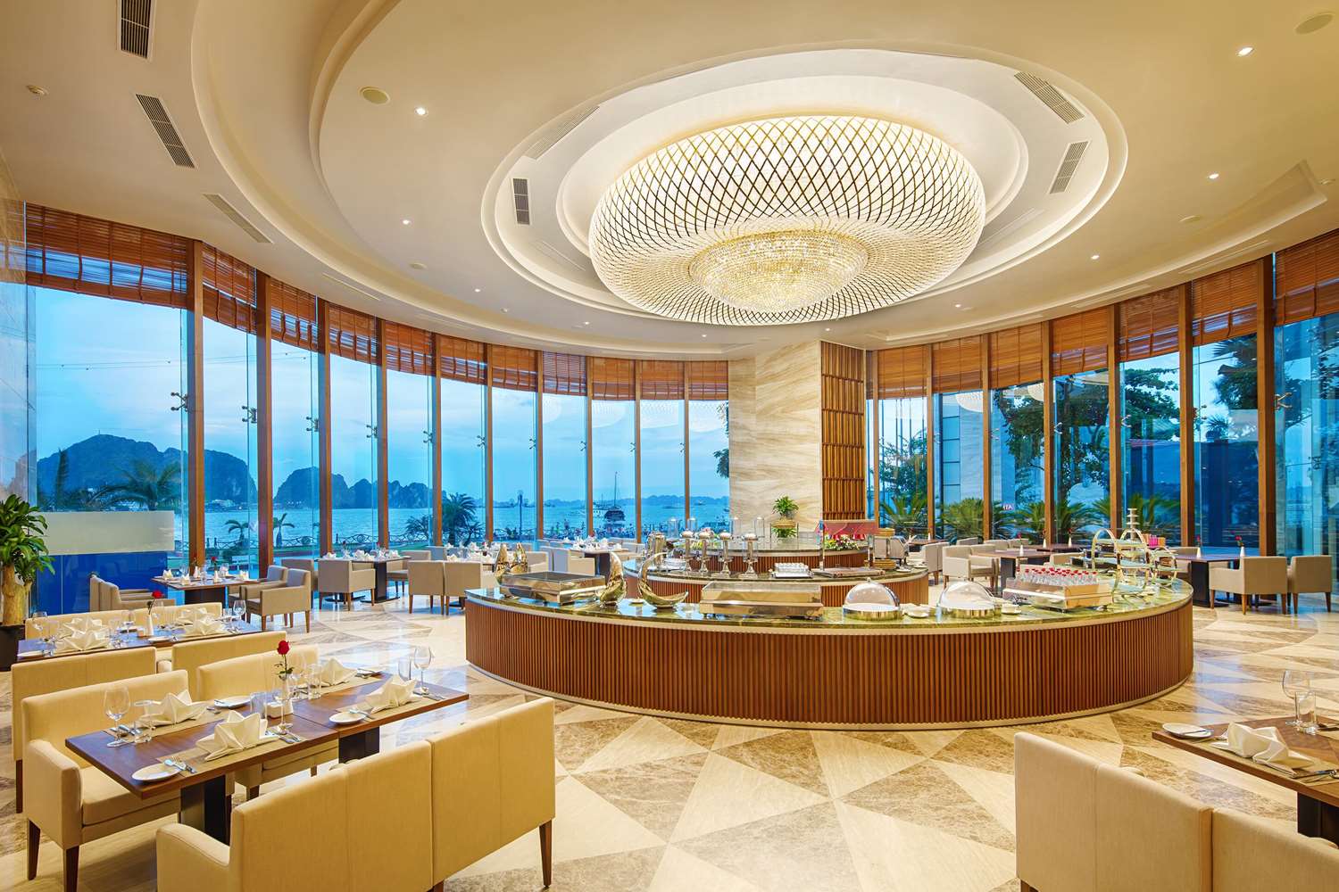 Wyndham Legend Halong 9/72