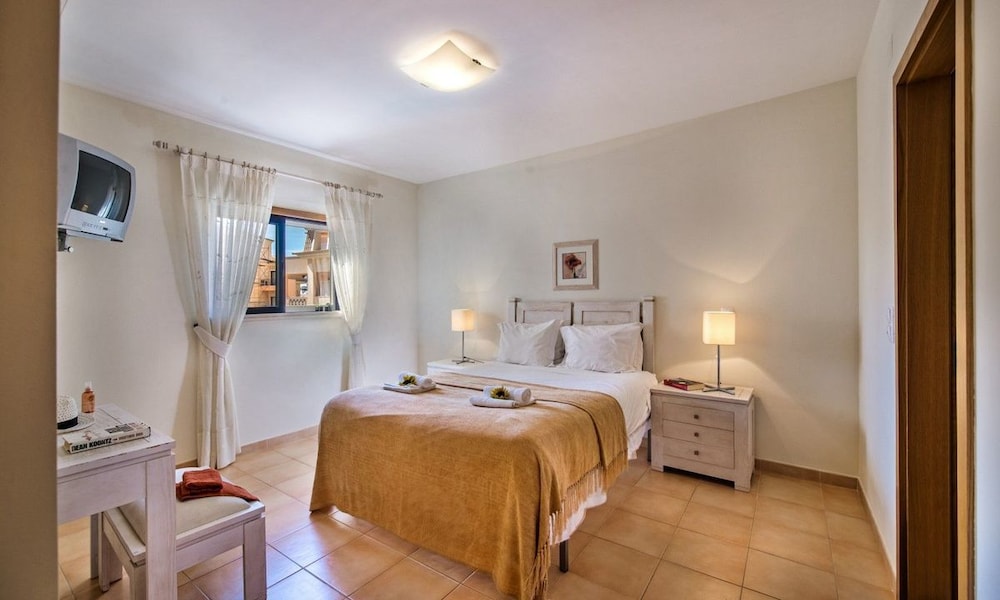 2 BEDROOMS, APARTMENT