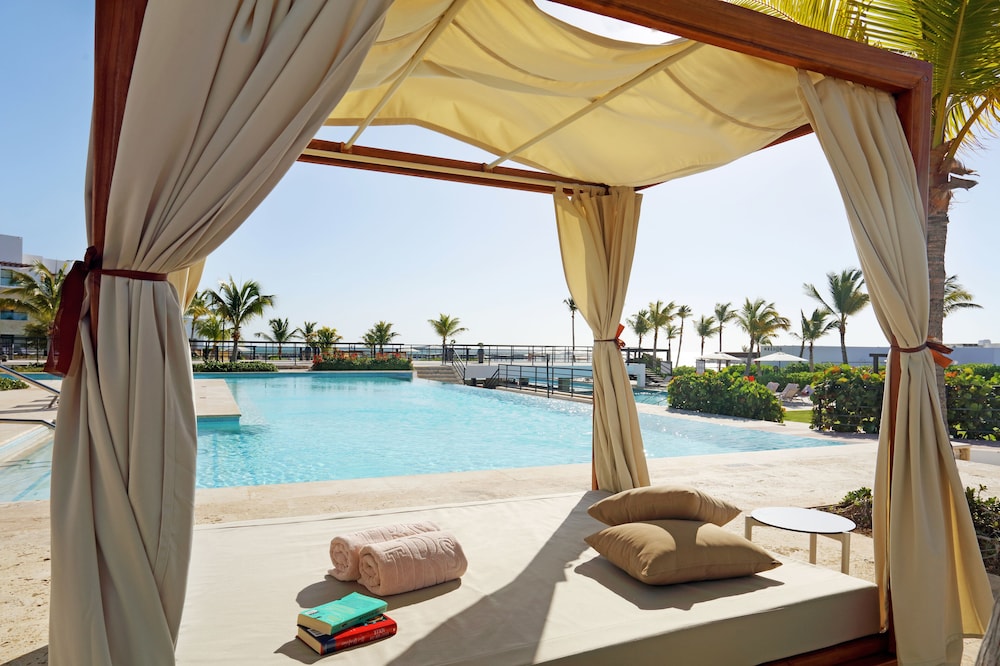 TRS Cap Cana Waterfront & Marina Hotel Adults Only All Inclusive Hotel 16/50