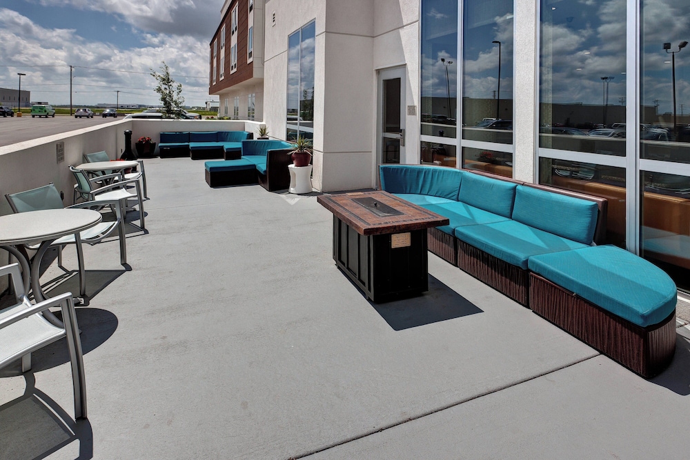 Springhill Suites Wichita Airport 44/69