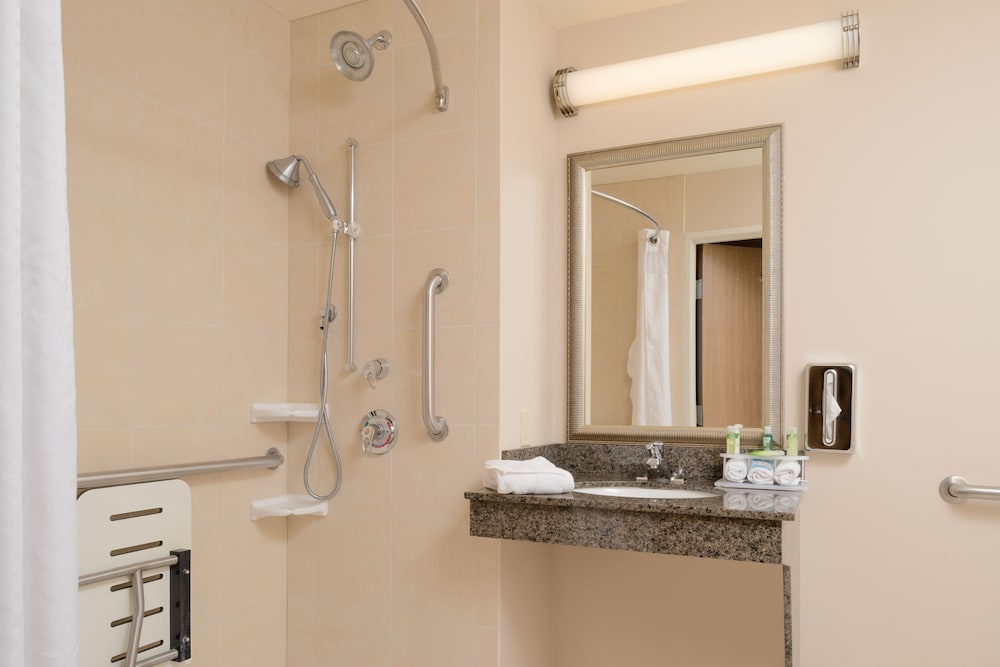 Holiday Inn Express Hotel & Suites North Sequim 18/77
