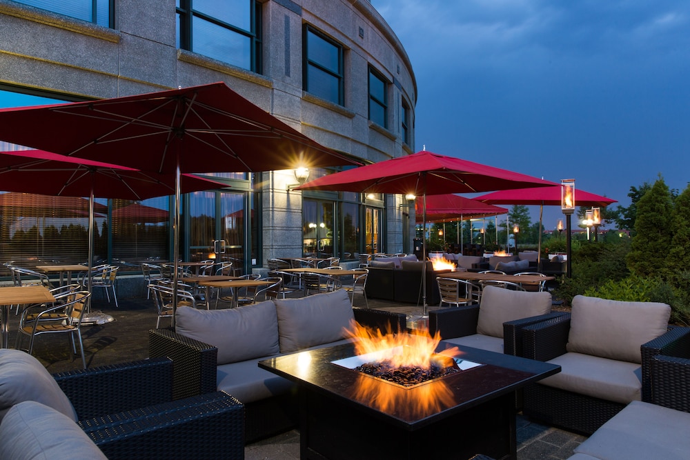 Brookstreet Hotel 39/64