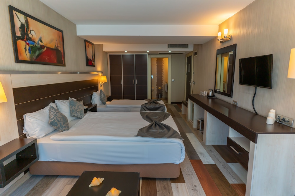 Lazz Hotel By Ketenci (ex. Izmir Comfort Hotel) 5/40