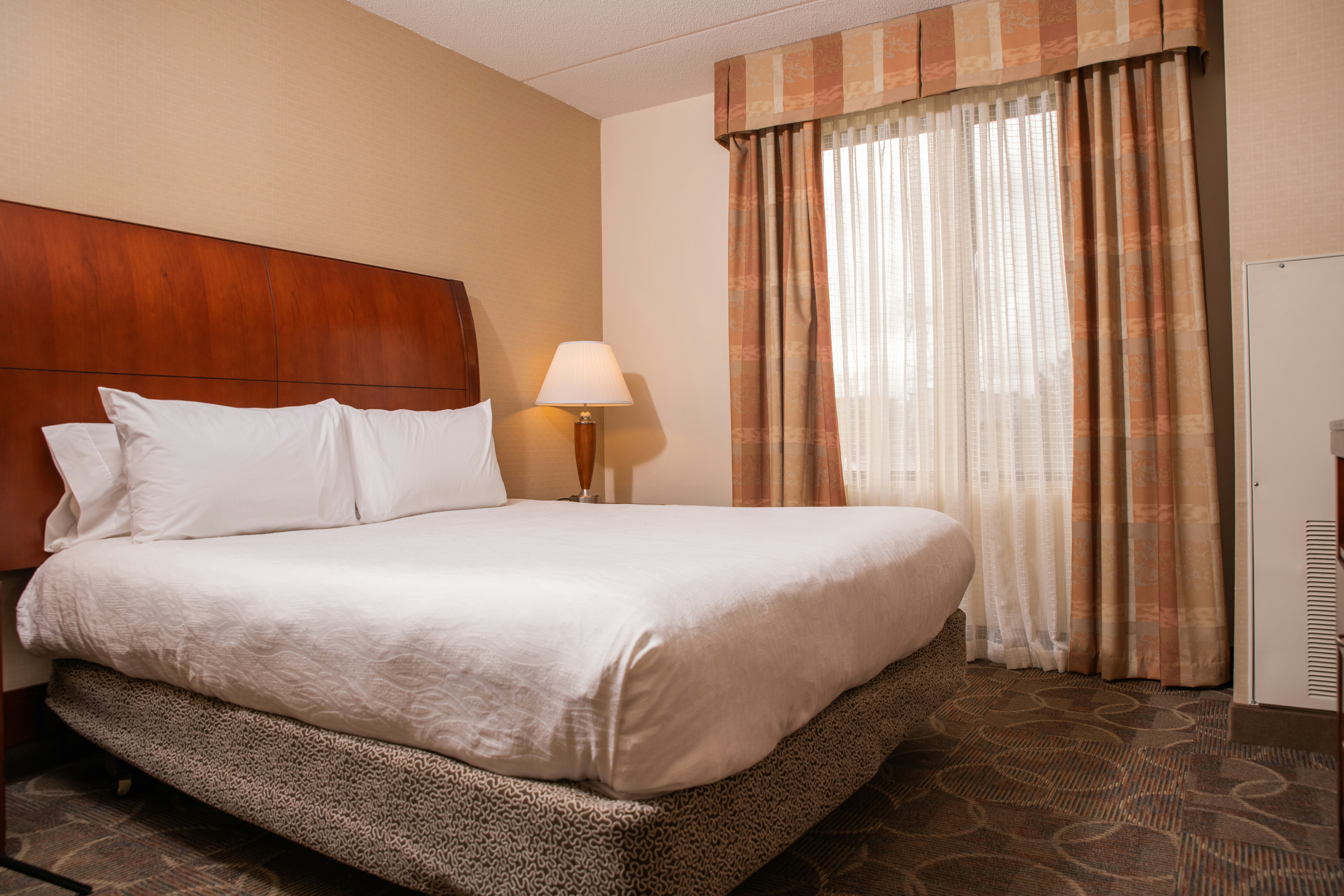 JUNIOR SUITE, KING BED