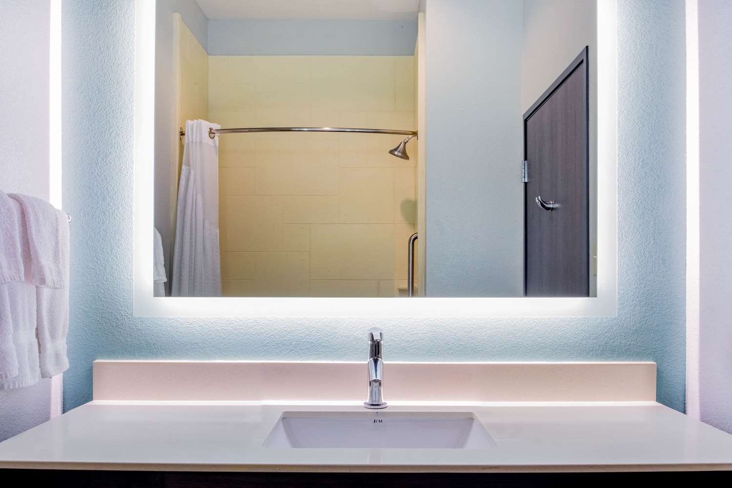 La Quinta Inn & Suites by Wyndham Northlake Fort Worth 25/25