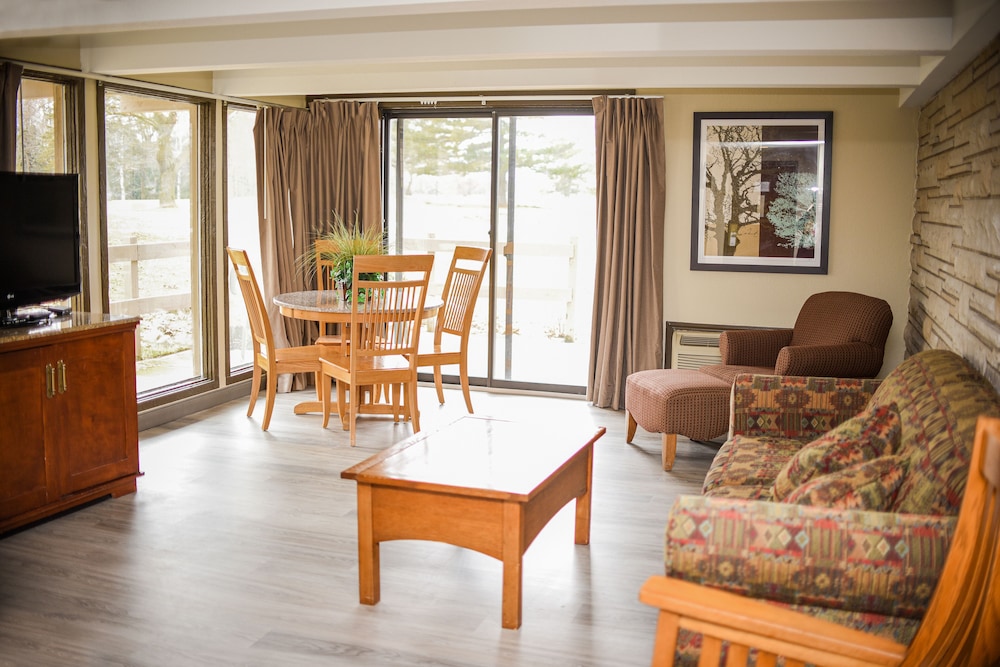 Fairway Inn and Suites Mishicot - Wi 31/50