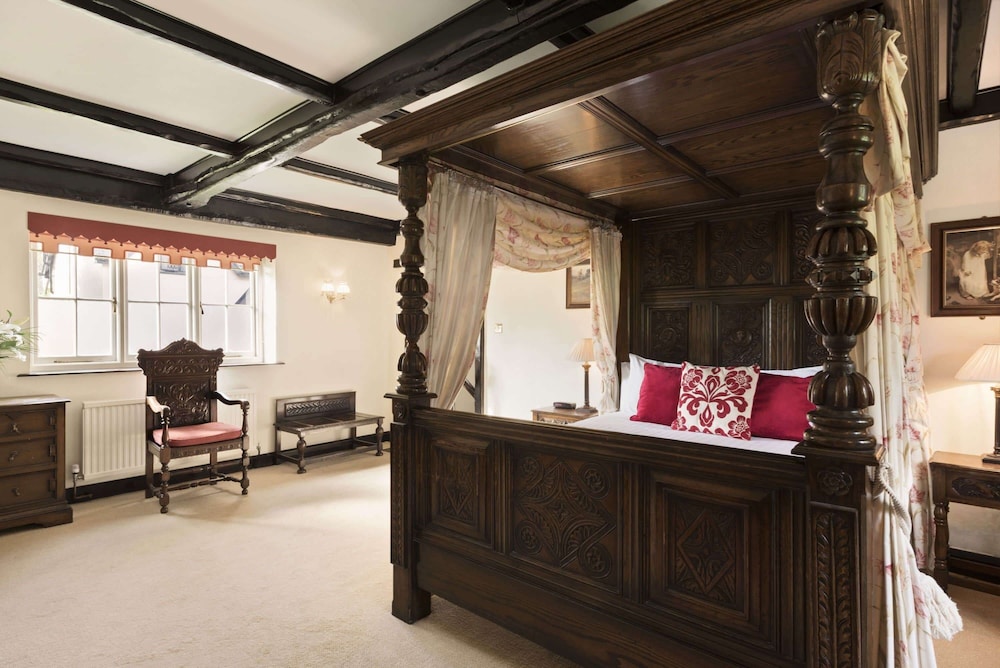Cwrt Bleddyn Hotel & Spa 6/42