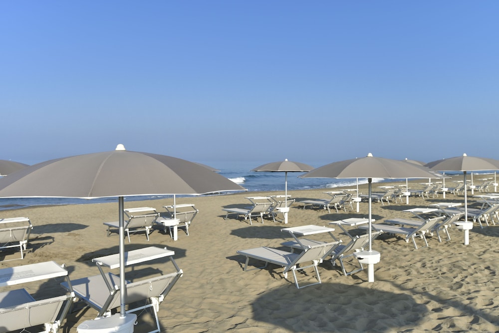 Paestum Inn Beach Resort 56/69