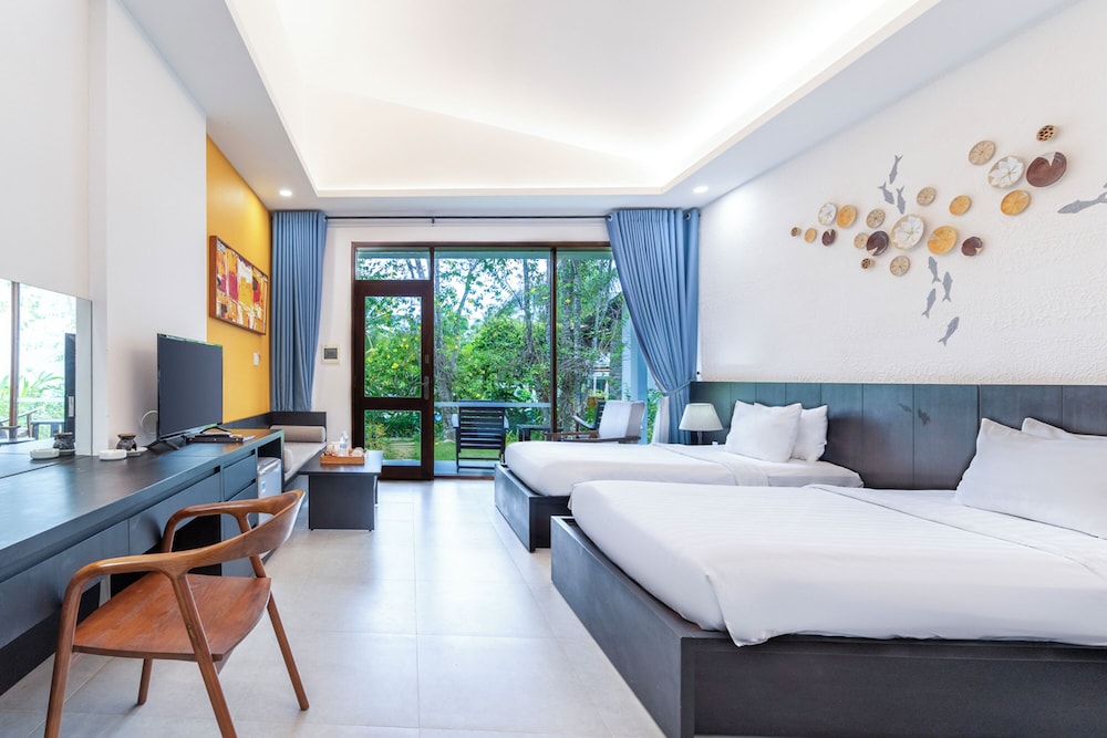 BUNGALOW, TWIN BEDS, POOL VIEW