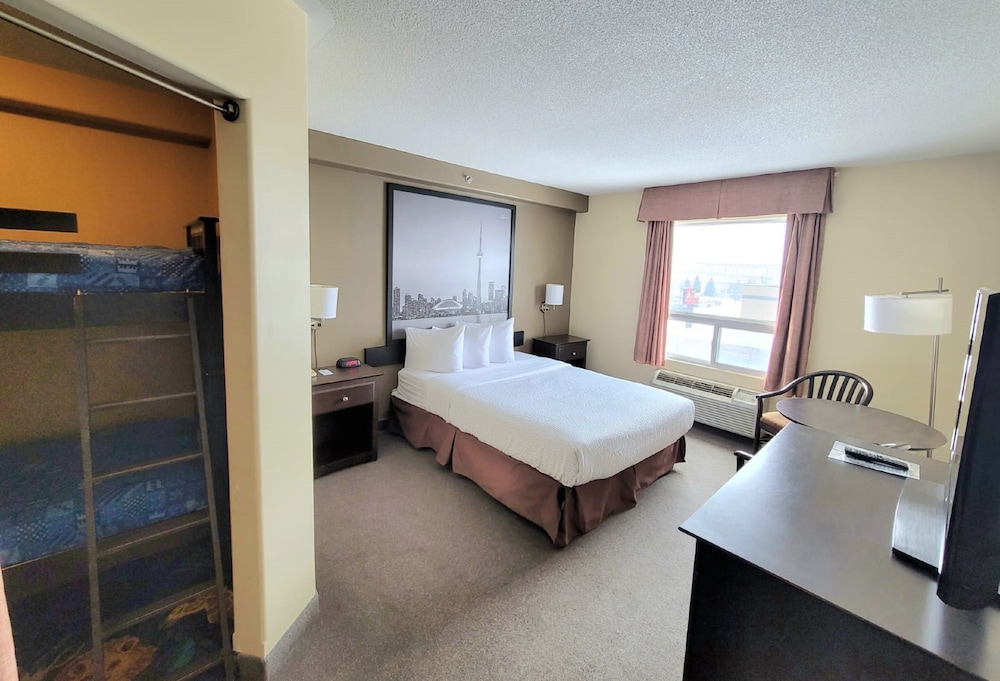 Super 8 by Wyndham Barrie South 44/45