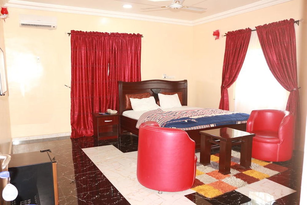 EMROSY HOTELS AND SUITES 6/50