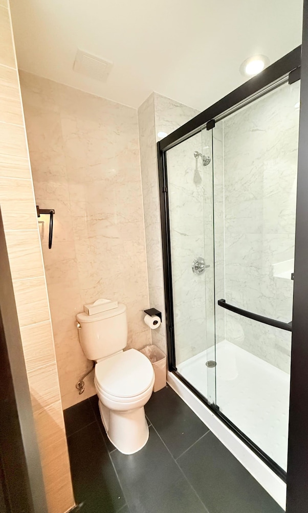 Bkway Hotel Brooklyn 24/31