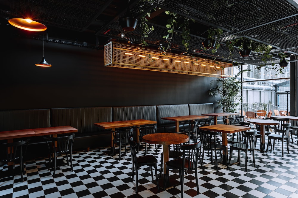Hotel Twenties Tbilisi - Stay & Dine 40/65