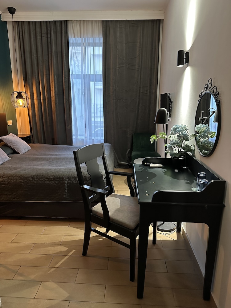 Art Hotel 13/50