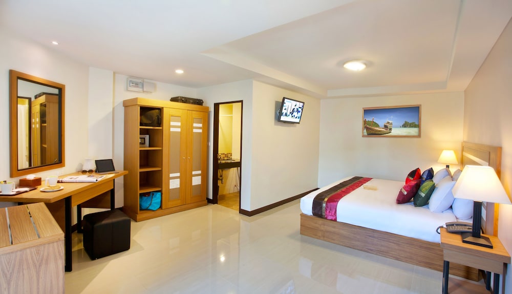Patong V Hotel 6/32