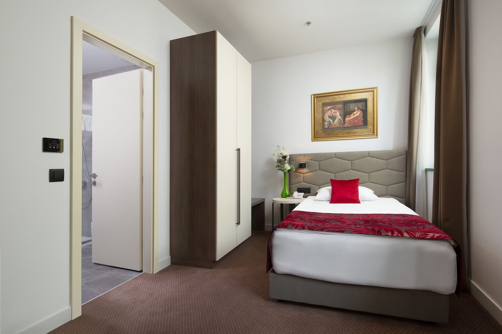 Hotel Park 45 9/57